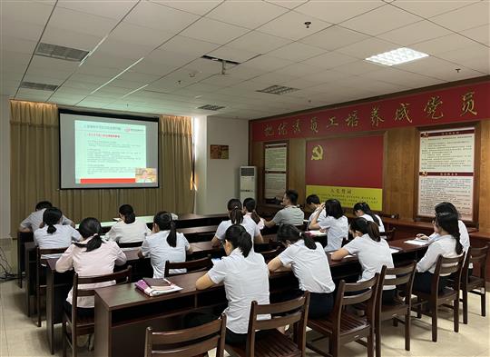 云开集团有限公司
组织参加疫情常态化下建筑企业经营管理风险管控培训